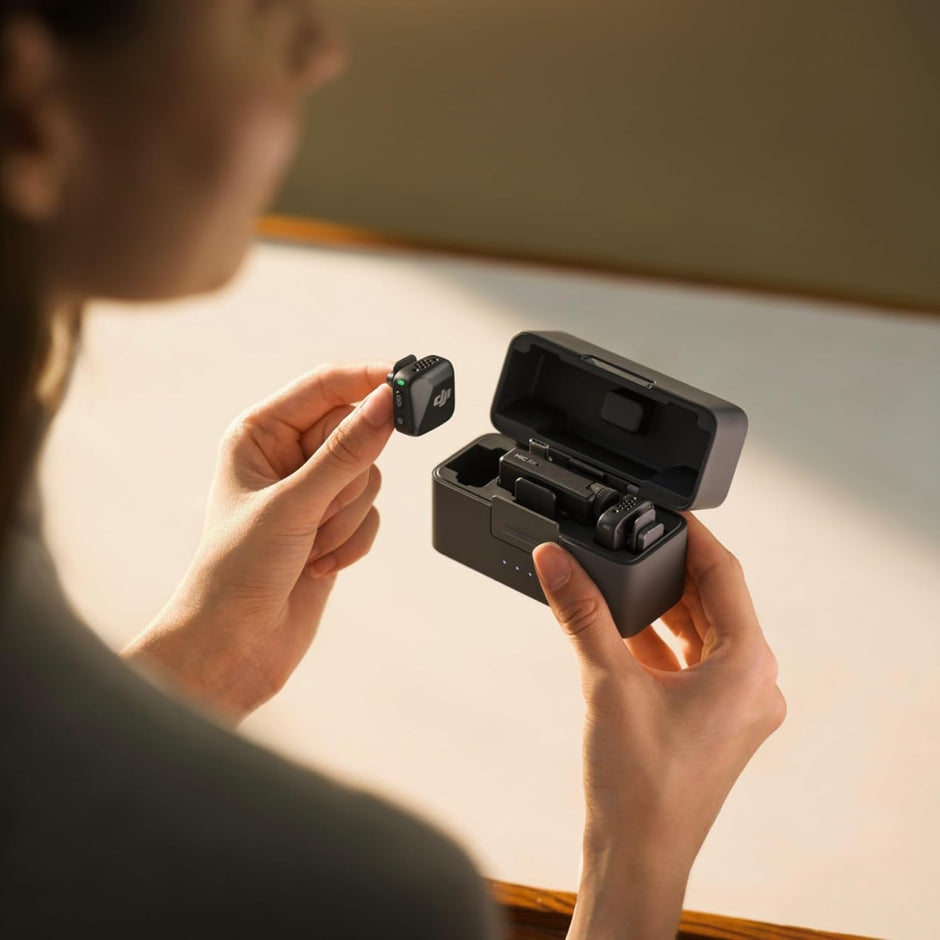 DJI Mic Mini (2 TX + 1 RX + Charging Case), Wireless Lavalier Microphone for iPhone/Camera/Android